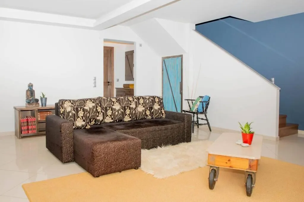 Οcean Blue Apartment In Chania Koumpeli