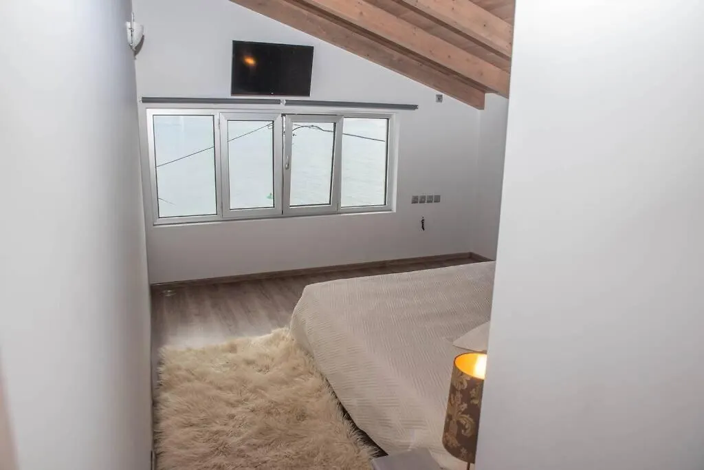 Οcean Blue Apartment In Chania Koumpeli